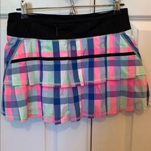 Lululemon pace setter plaid size 6